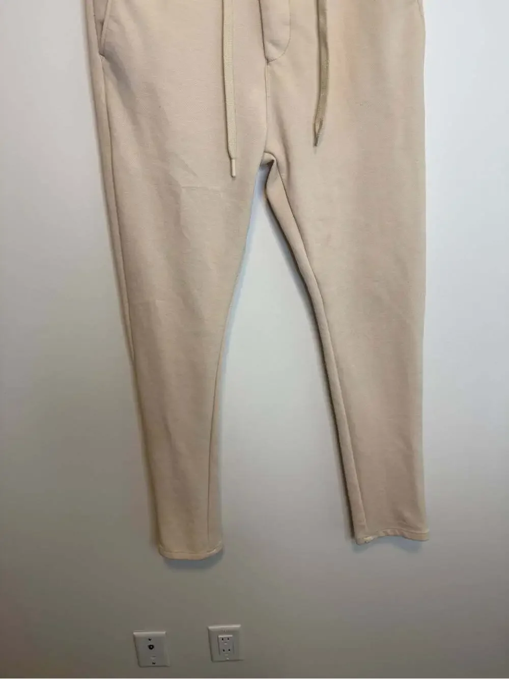 Dolce & Gabbana Men's Cream Jogger Pants size small
